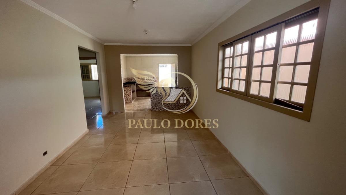 Casa à venda com 2 quartos, 105m² - Foto 1