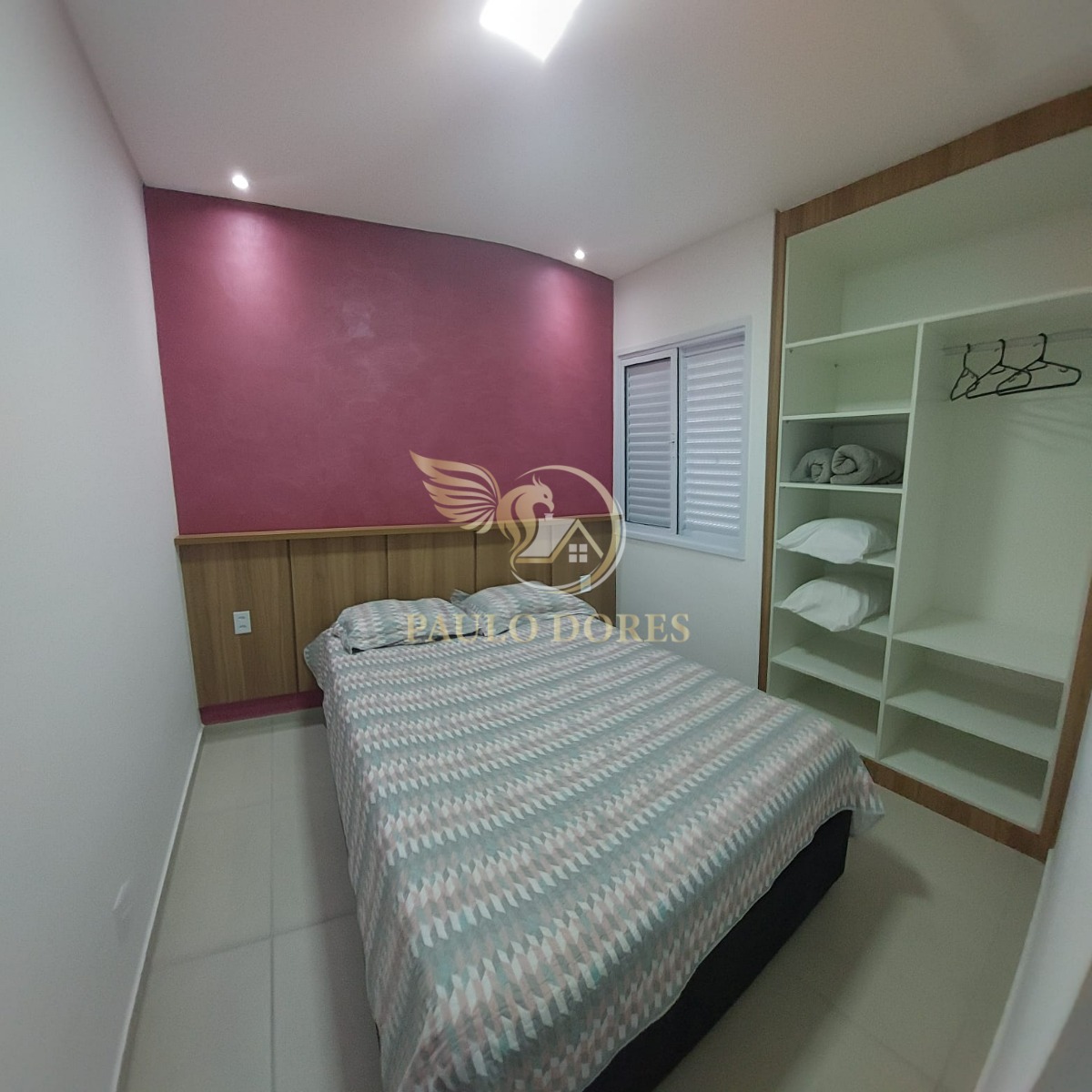 Apartamento à venda com 2 quartos, 72m² - Foto 2